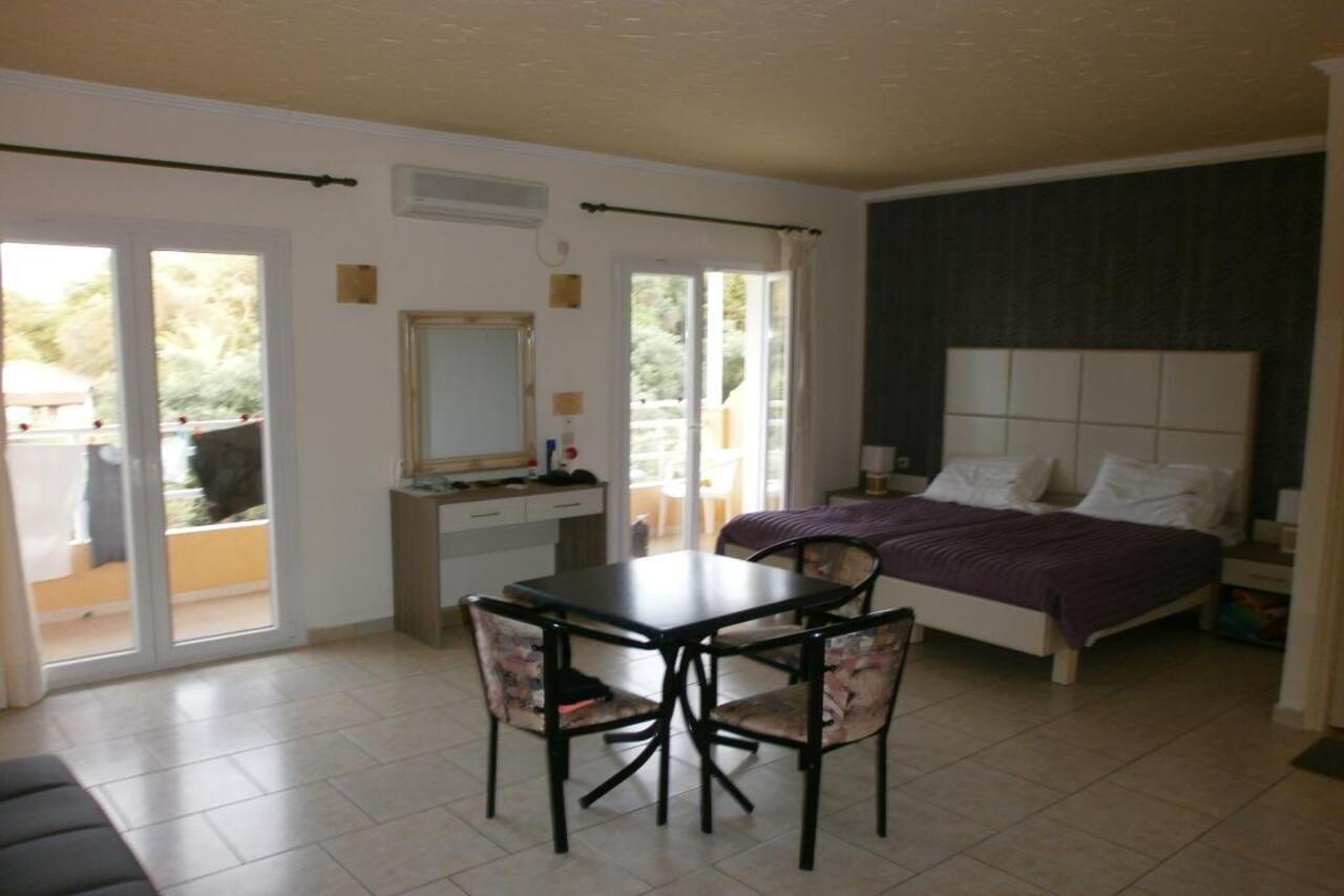 Kerkyra Beach Hotel & Apartments Benitses  Dış mekan fotoğraf