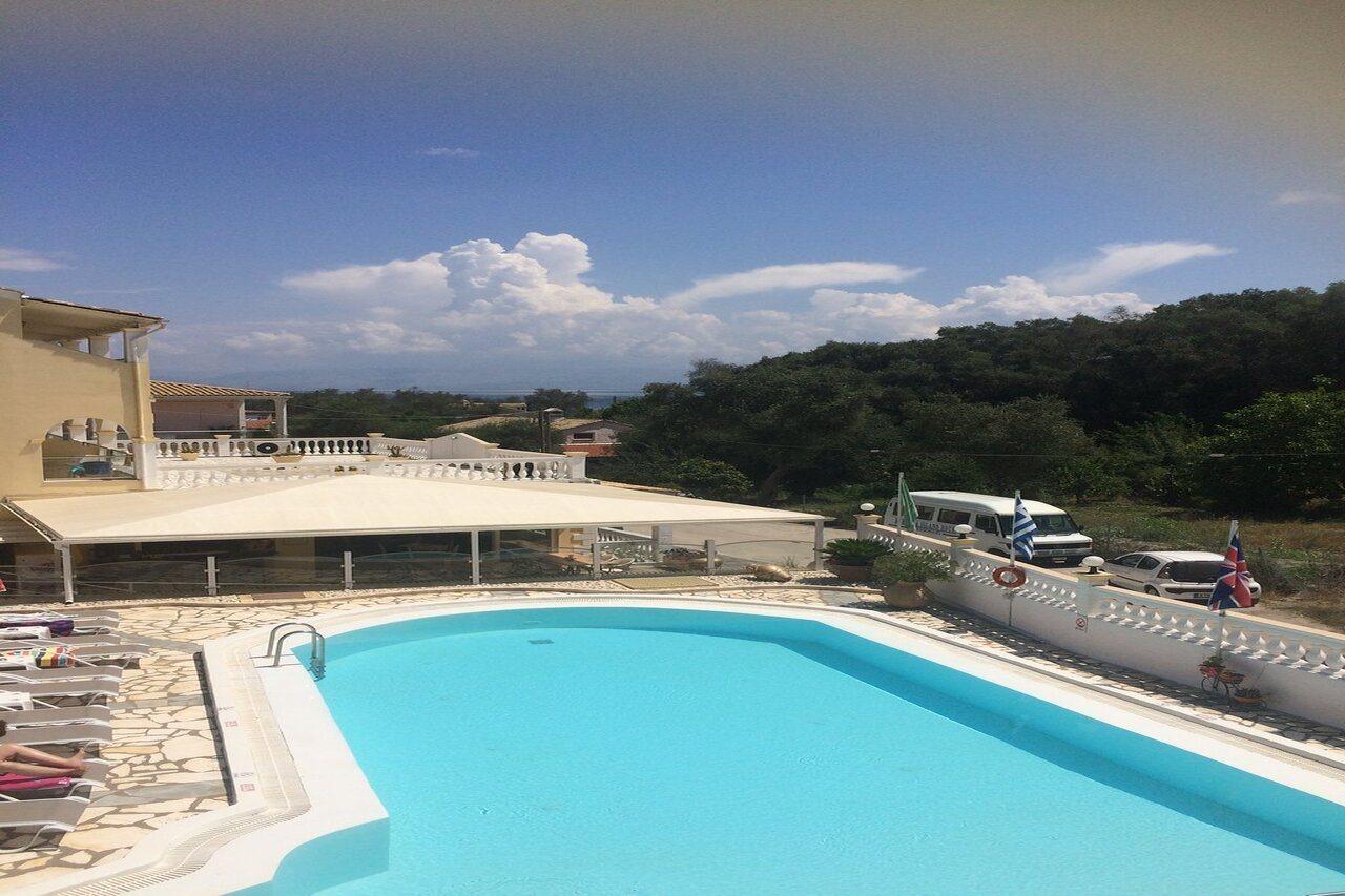 Kerkyra Beach Hotel & Apartments Benitses  Dış mekan fotoğraf