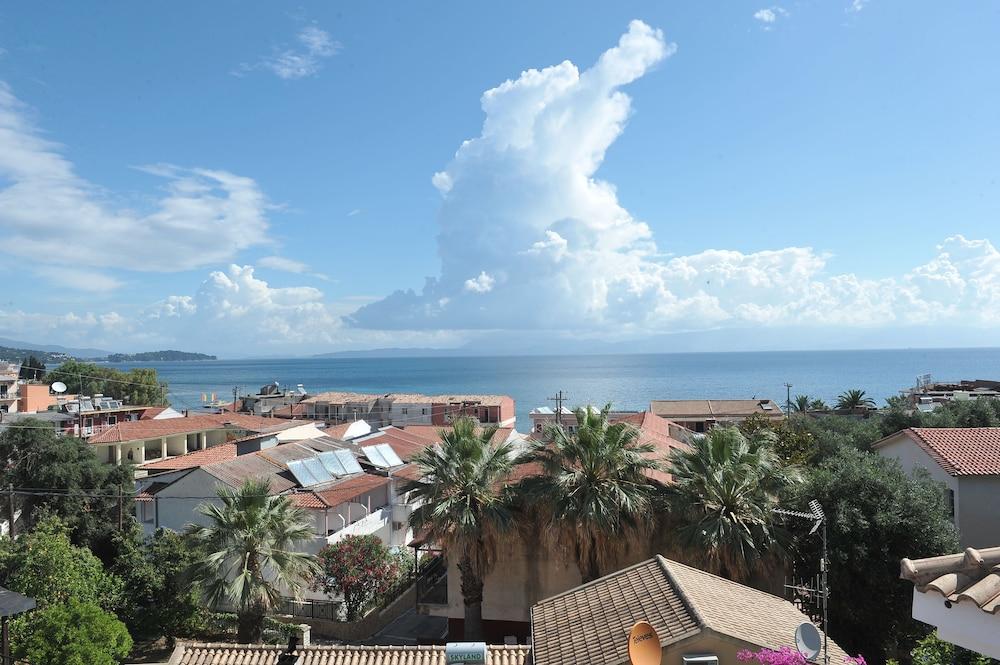 Kerkyra Beach Hotel & Apartments Benitses  Dış mekan fotoğraf