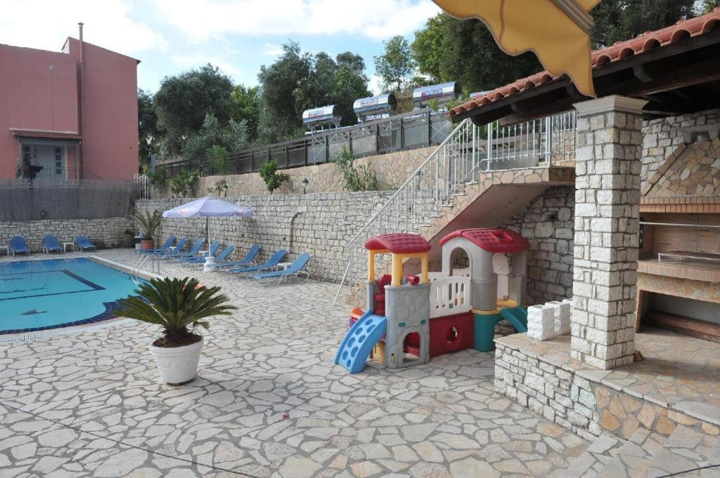Kerkyra Beach Hotel & Apartments Benitses  Dış mekan fotoğraf