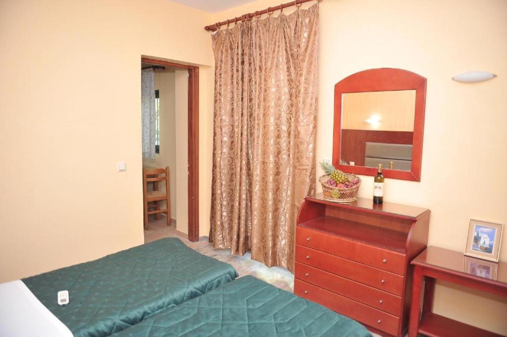 Kerkyra Beach Hotel & Apartments Benitses  Dış mekan fotoğraf