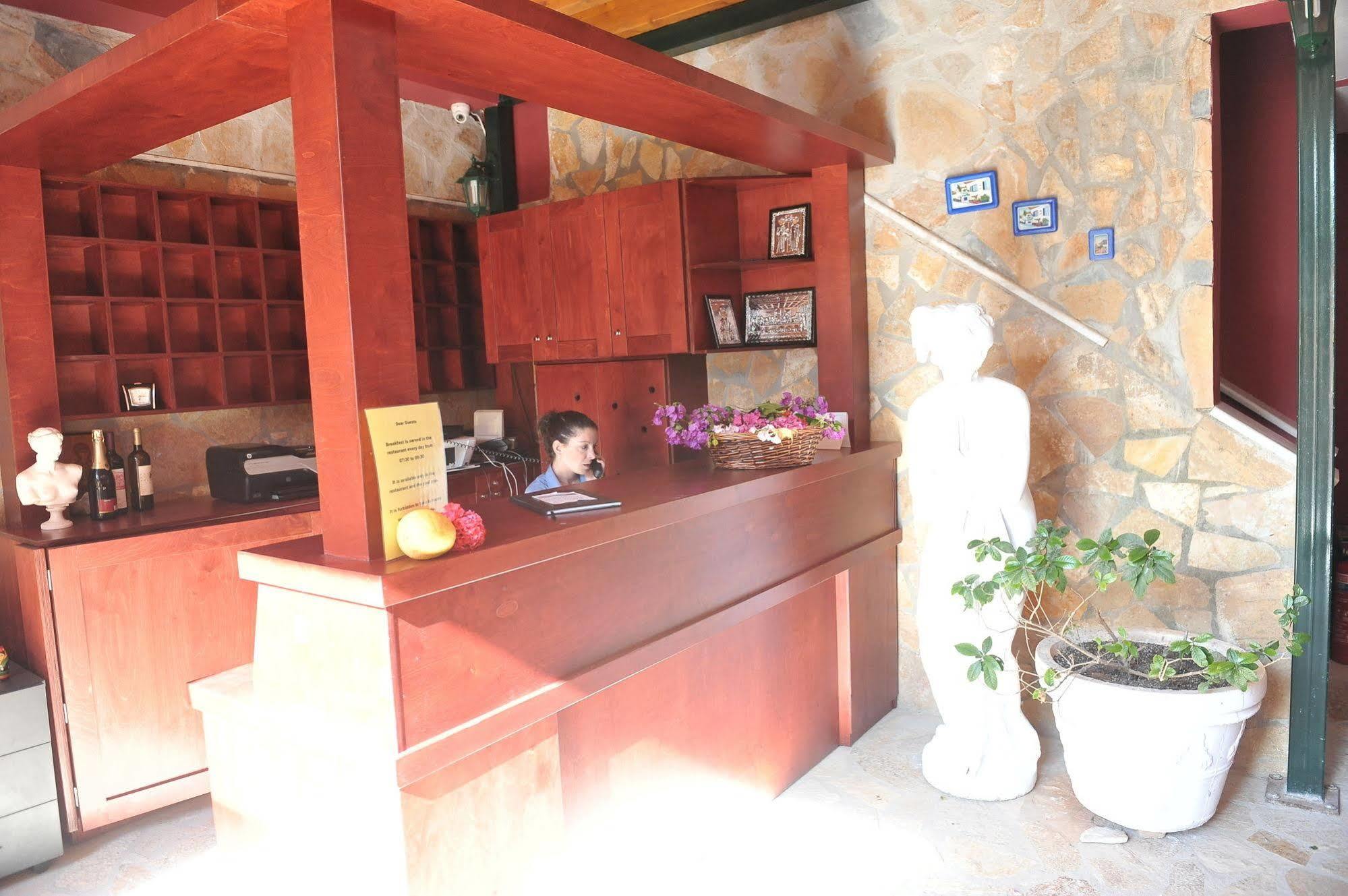 Kerkyra Beach Hotel & Apartments Benitses  Dış mekan fotoğraf