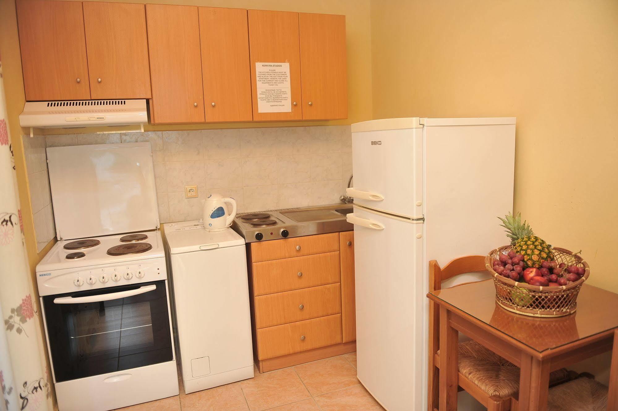Kerkyra Beach Hotel & Apartments Benitses  Dış mekan fotoğraf
