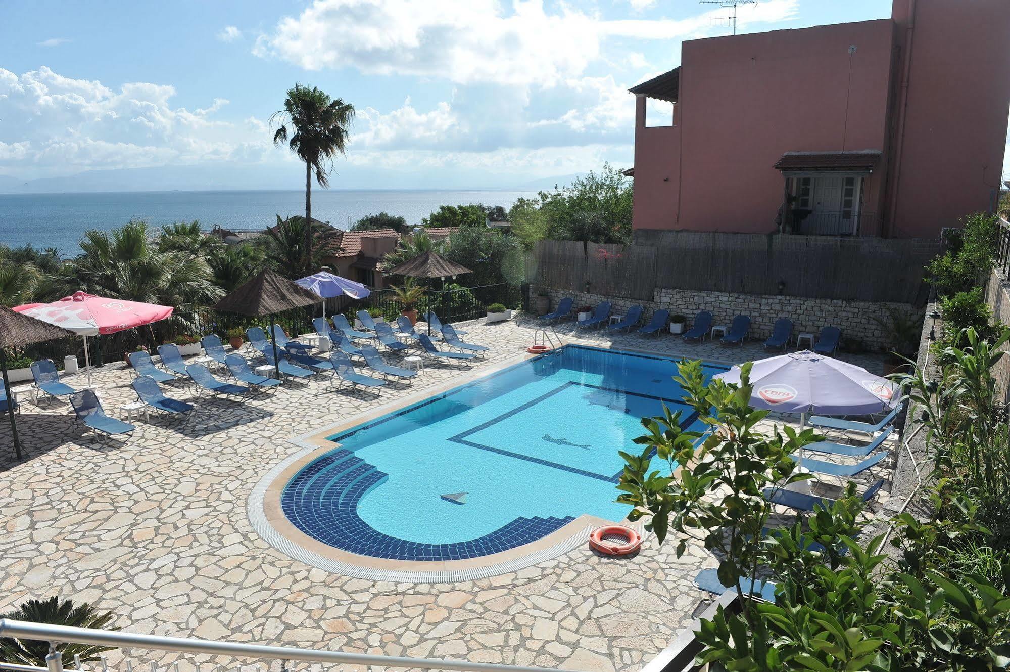 Kerkyra Beach Hotel & Apartments Benitses  Dış mekan fotoğraf